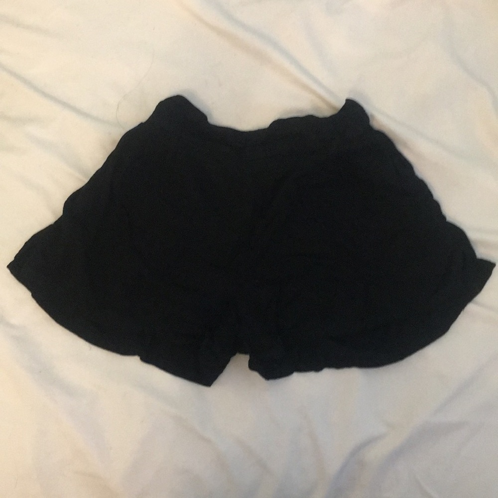 black flowy shorts
